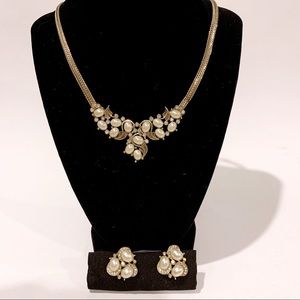 Vintage Mother of Pearl Bib Necklace / Earrings